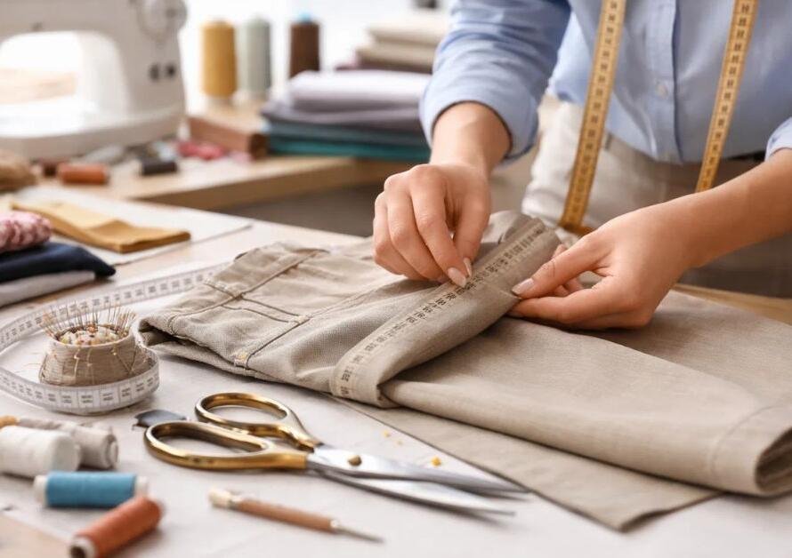 Comment les retouches professionnelles peuvent transformer votre tenue